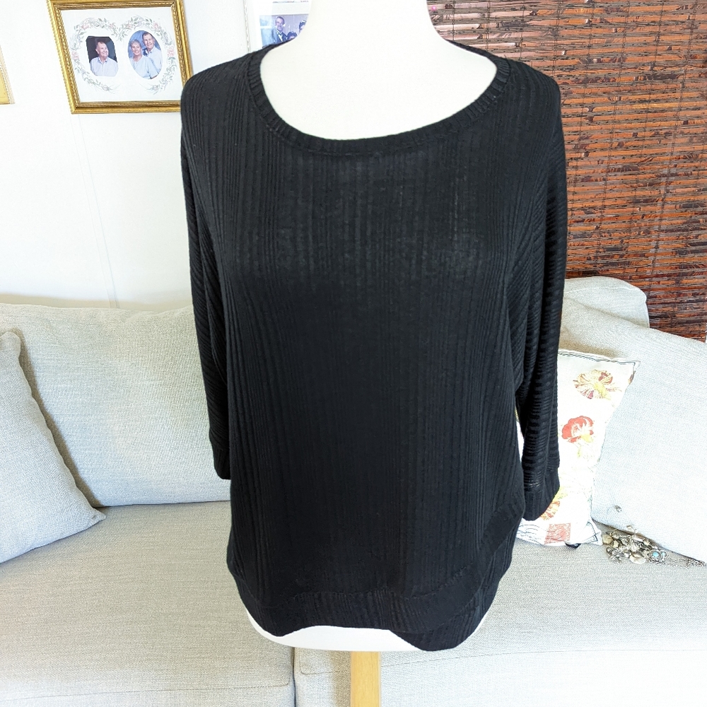 Simply Vera.  Top.  A18